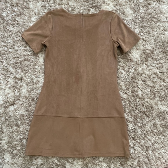 Anthropologie Paper Crane Faux Suede Taupe Mini Dress M - Picture 3 of 6